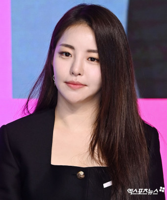 <b>알앤디컴퍼니와</b> 전속 계약 체결! 남<b>유정</b>, <b>브브걸</b> 탈퇴 후 솔로... 