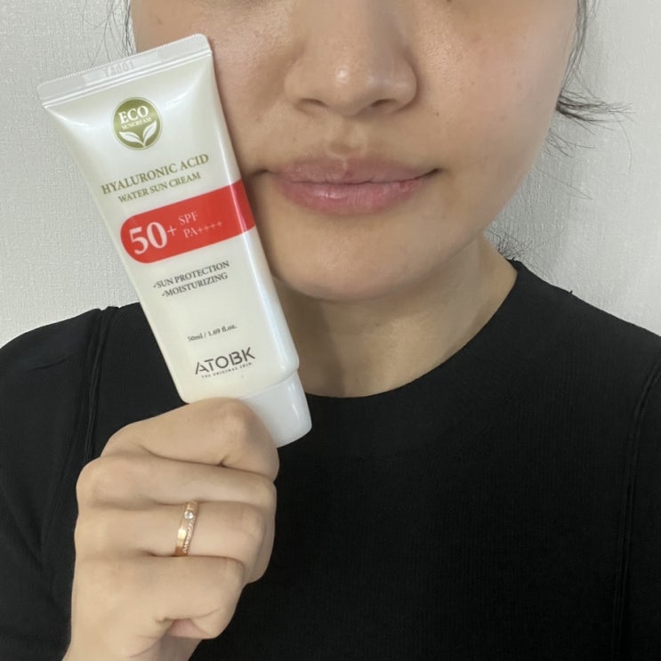  피부와 바다를 지키는 백탁없는선크림 아토비케이 히알루론산 워터선크림