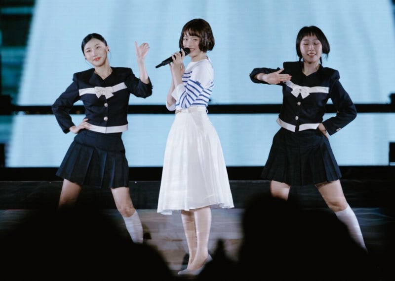 NewJeans Hanni《藍色珊瑚礁》：歌詞、發音、解析、意義、東京巨蛋、松田聖子