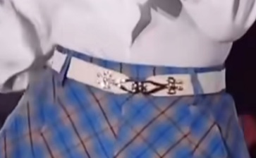  뉴진스하니 푸른산호초 착장 이틀 연속 착용한 벨트 착장정보