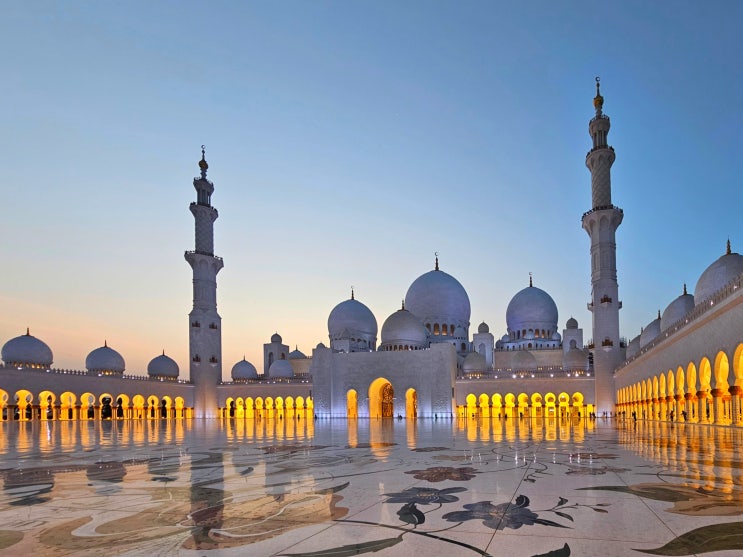  아부다비 필수 방문 가볼 만한 곳 셰이크 자이드 그랜드 모스크 예약 방법 복장 규정 (Feat. 맥도날드)