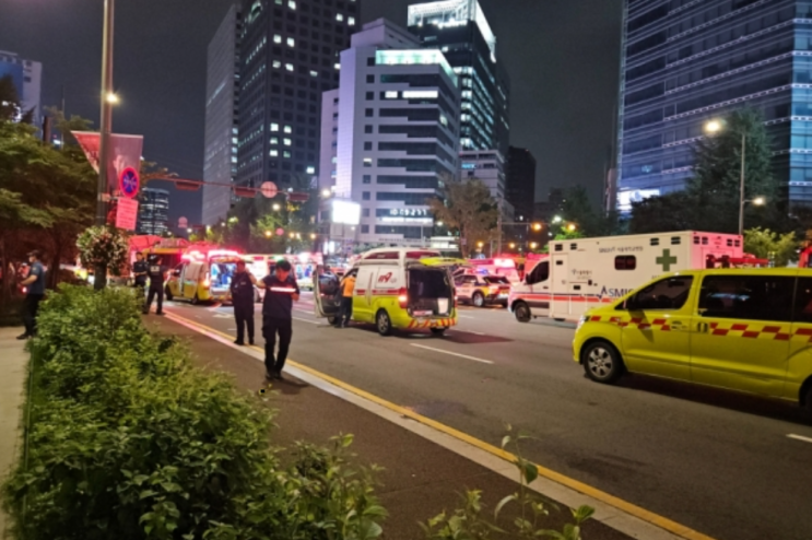 서울시청역 인근 대형 교통사고 발생 9명사망, 4명 부상 서울시청역 인근 대형 교통사고 발생 9명사망, 4명 부상