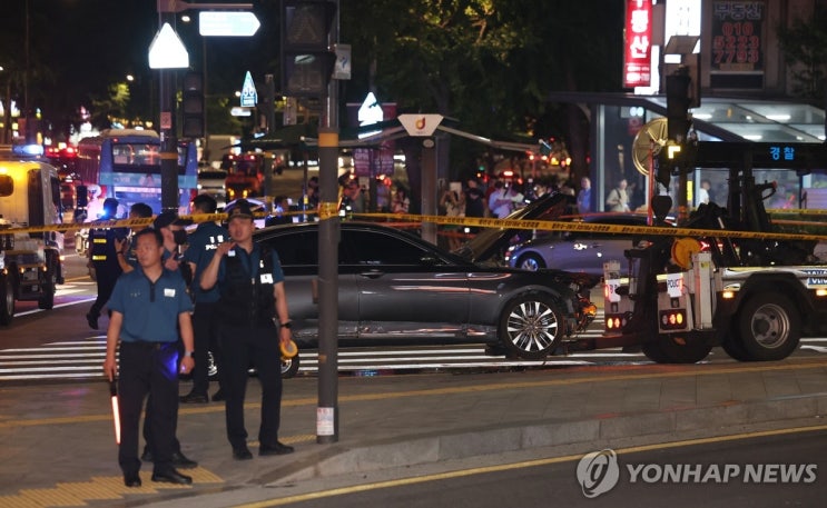 <b>시청역</b> 인근 대형 교통사고 cctv, 인도 돌진해 9명 사망·4명... 