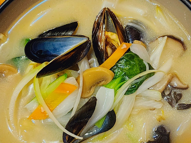 현대백화점 중식당 <차이홍> 백짬뽕 호로록 현대백화점 중식당 <차이홍> 백짬뽕 호로록