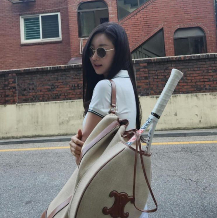  러브킴! 김사랑의 테니스 운동할 때 맞춤형 명품 브랜드 셀린느 트리오페 캔버스 가방 알아보기