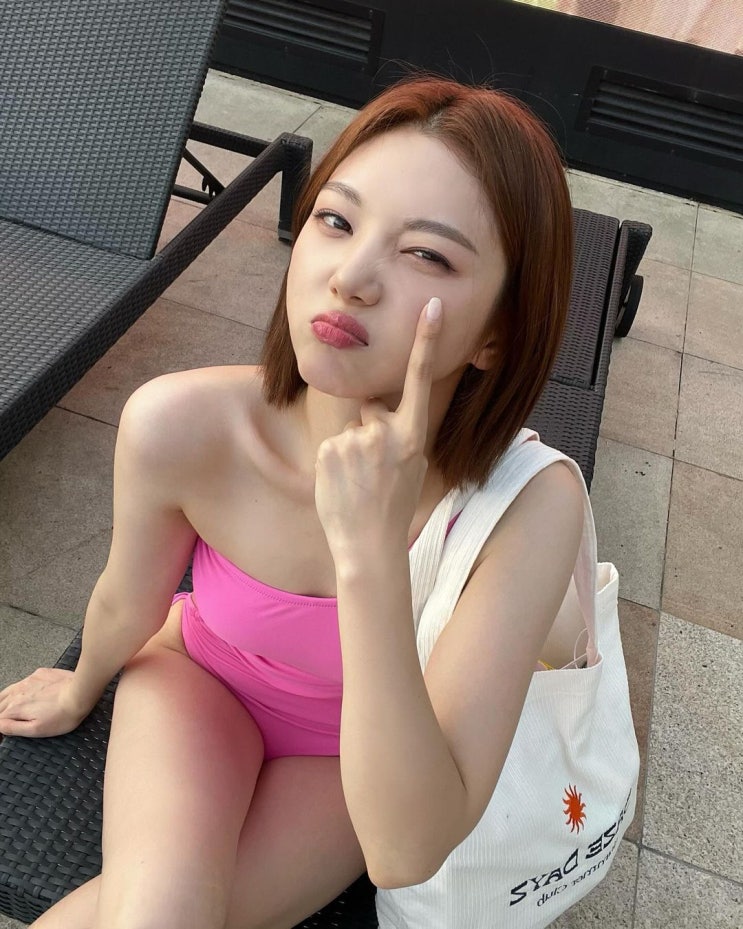 '프듀48 출신' 이가은, 배우 전향 후 더 예뻐졌네...우월한 글래머 수영복 몸매 '프듀48 출신' 이가은, 배우 전향 후 더 예뻐졌네...우월한 글래머 수영복 몸매