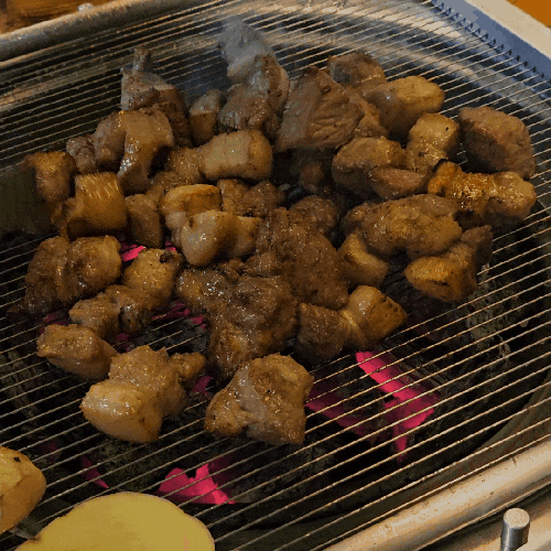  부산 덕천 숯불에 고기 구워주는 꽃뼈살맛집 솔방구리삼겹살
