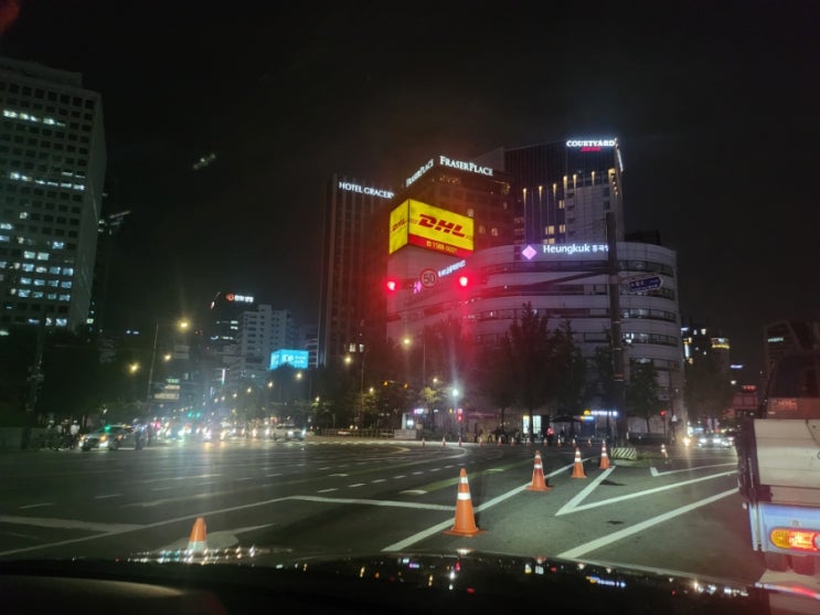 퇴근하다 <b>시청역 교통사고</b> 현장 통제 목격-60대 제네시스... 