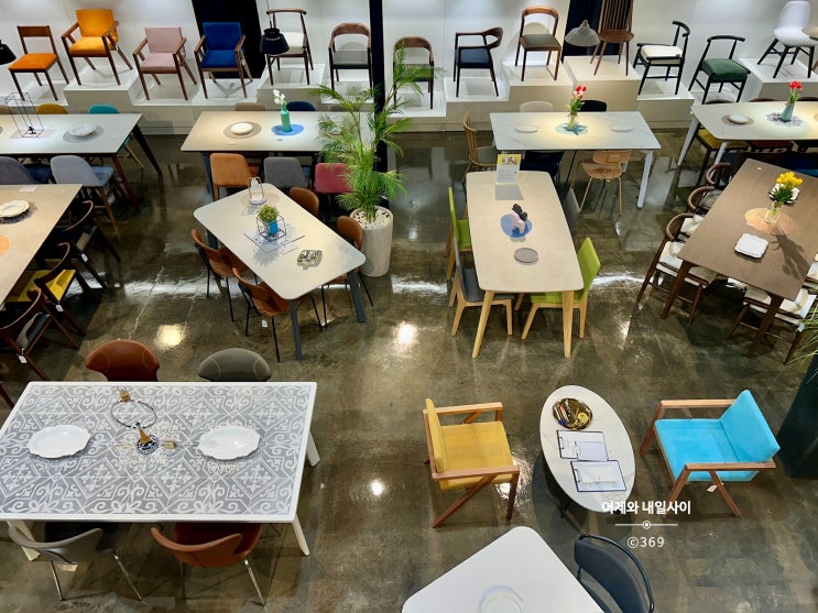  세라믹 식탁과 디자인 의자 전문, 원앤원스 직영 파주 전시장