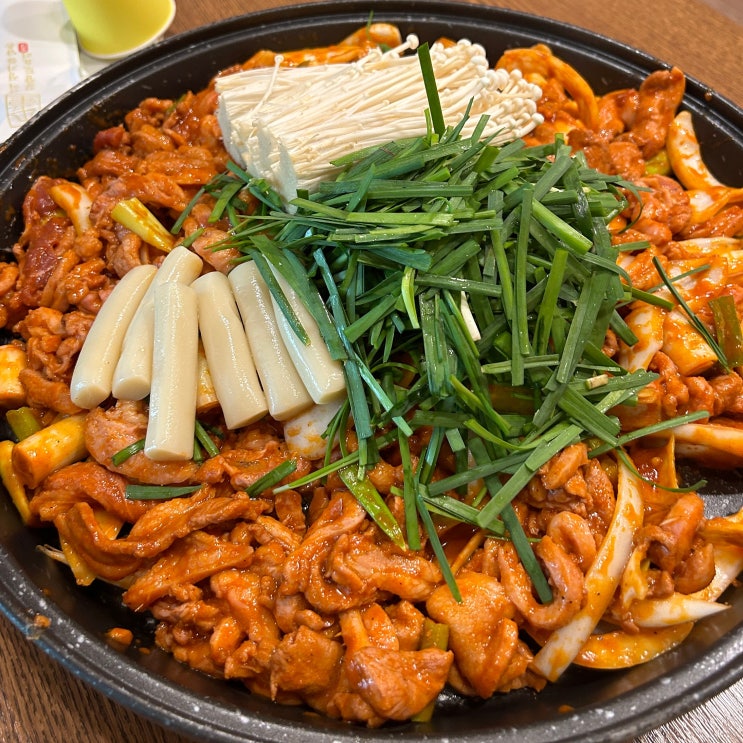  부모님과 식사하기 좋은 흑염소 오리백숙 보양식 추천 [금성 금정산성본점]