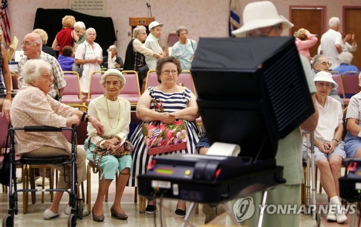 노인을 위한 나라는 '있다'…유권자 입맛 맞춘 '연금·복지정책' 노인을 위한 나라는 '있다'…유권자 입맛 맞춘 '연금·복지정책'