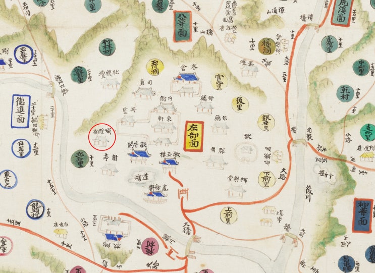  전북 순창 성황사는 도심 한가운데 있다