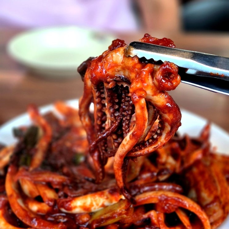  강남 족발 맛집 갔다가 매운 오징어에 중독되서 옴