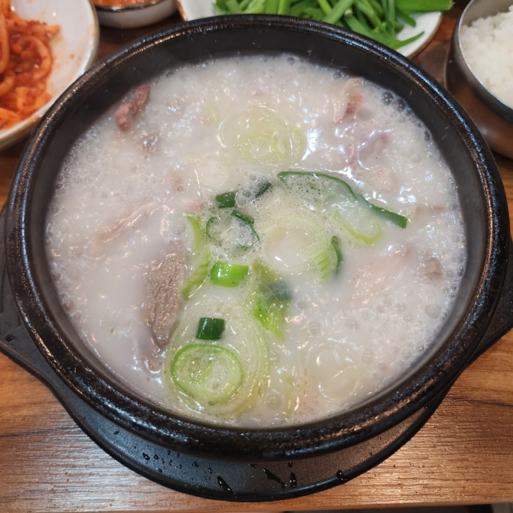  옥수역 맛집 | 가성비 혼밥하기 좋은 순대국 24시간 식당 신의주찹쌀순대