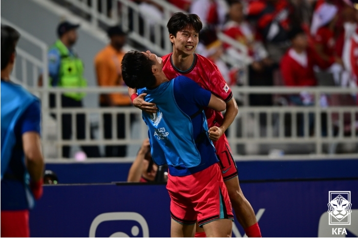 광주FC 엄지성, 스완지 시티 이적 확정: K리그에서 유럽 리그로의 도약 광주FC 엄지성, 스완지 시티 이적 확정: K리그에서 유럽 리그로의 도약
