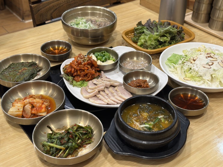  한티역맛집 한티옥 안동국시, 안동국밥이 포함된 보쌈정식