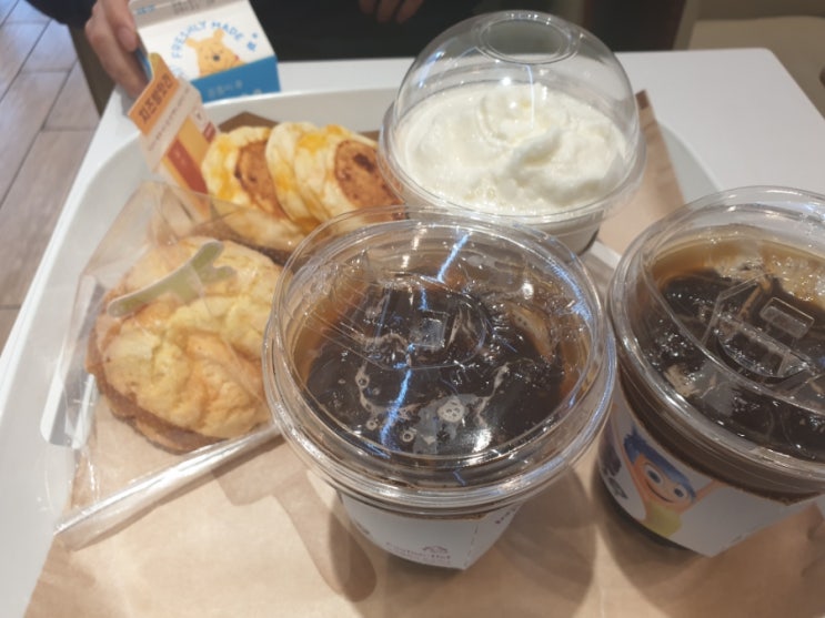 뚜레쥬르 크림가득 메론빵, 사르르 우유 쉐이크, 치즈방앗간 내돈내산 솔직후기 뚜레쥬르 크림가득 메론빵, 사르르 우유 쉐이크, 치즈방앗간 내돈내산 솔직후기