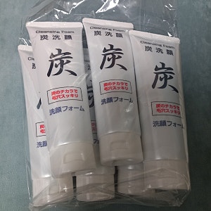일본 여행 기념품으로 부탁받은 숯 폼클렌징 솔직 후기