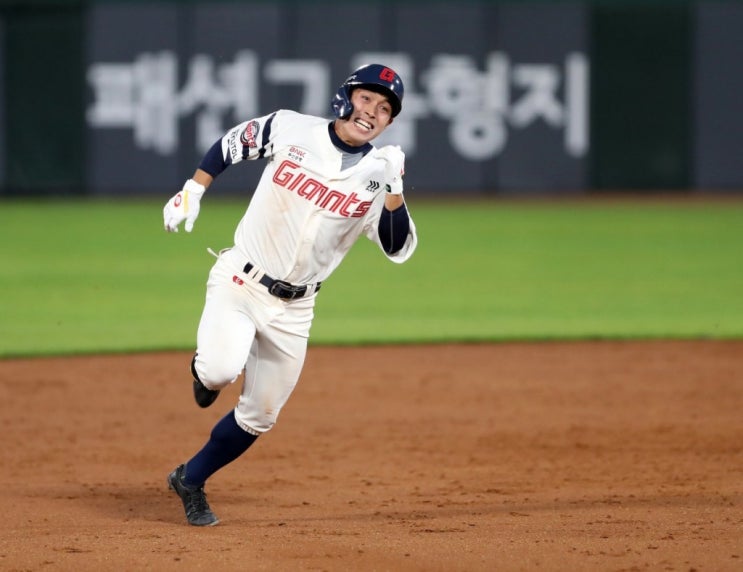 스포츠(프로야구) 기사ㅡ‘마성의 남자’ <b>황성빈</b>, <b>올스타전</b>... 