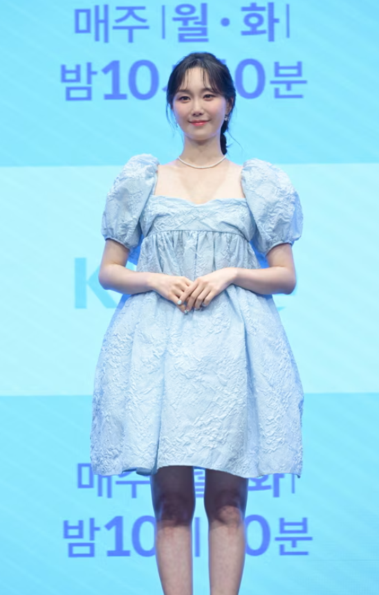 <b>이유영</b>, 5월 혼인신고와 9월 출산 예정: <b>이유영</b> <b>결혼</b>, 임신, 남편... 