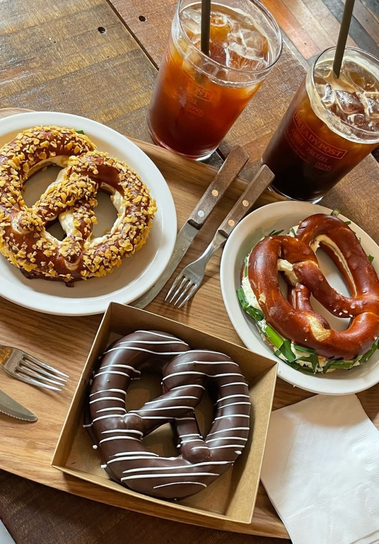  용산역 근처 프레즐 맛집 ‘브레디포스트 용산점‘ 주말 웨이팅 후기