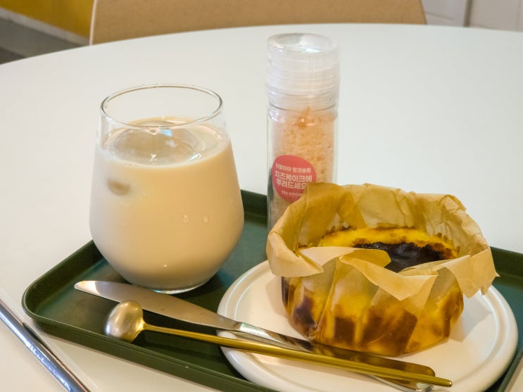  [서울 성수 찻집] 바스크치즈케이크, 밀크티가 맛있는 카페, <티룸>