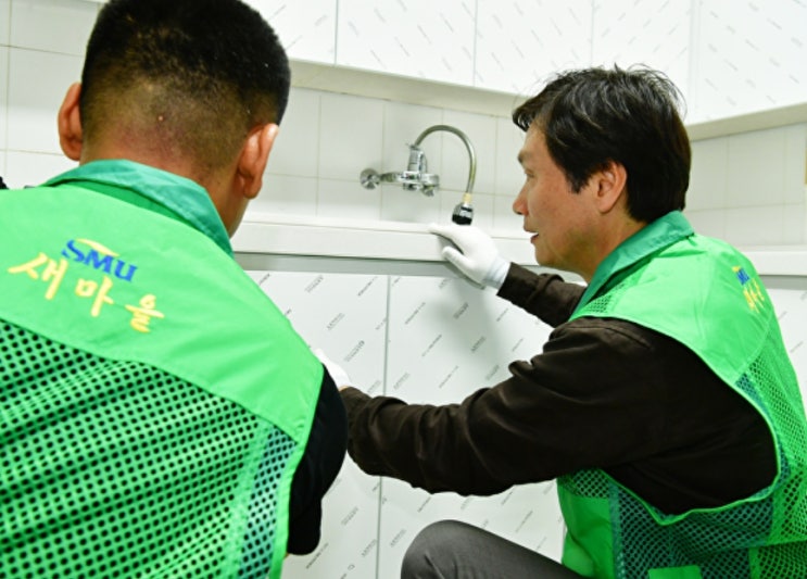 경산도배 봉사맨 조현일 경산<b>시장</b> VS <b>김장호 구미시장</b>... 