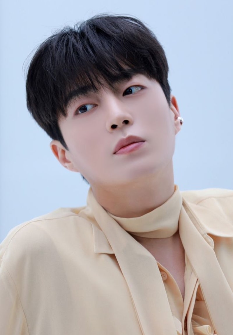 남자머리추천) 그룹 하이라이트 가수 윤두준님 머리모음 (슬릭컷, 가르마스타일)