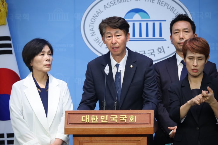 <윤석열<b>대통령</b>은 <b>이진숙</b> 방송통신위원장 지명을 철회하라... 