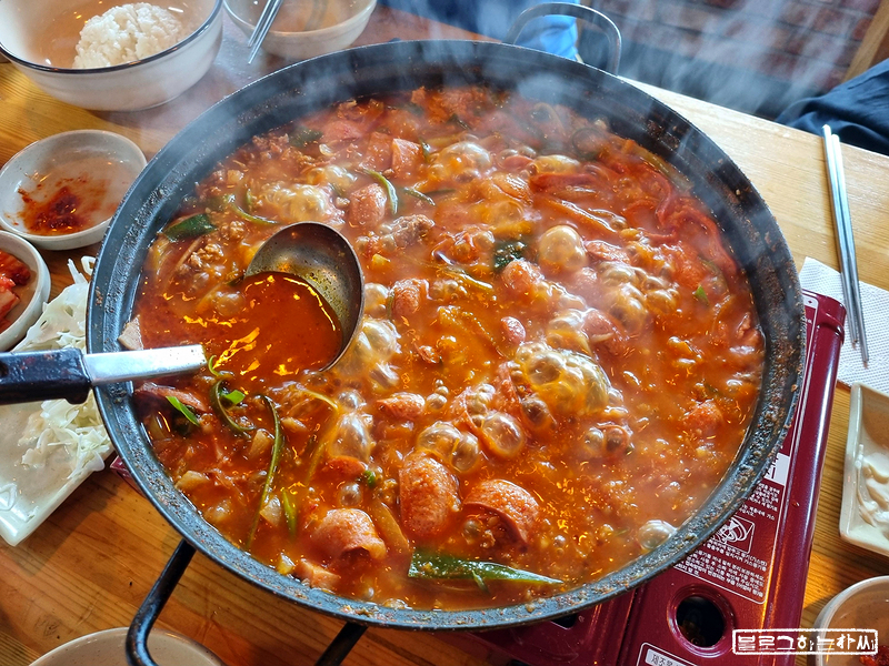 제주고치비송탄부대찌개묵밥 사진 2