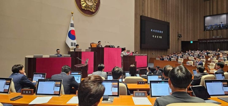 상정되니 <b>국힘</b>당에서는 필리버스터를 신청, <b>무제한 토론</b>에... 