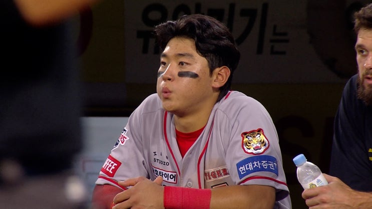 홈런 쳤지만 "용서할 수 없어!"...<b>김도영</b>에게 보내는 <b>이범호 감독</b>... 