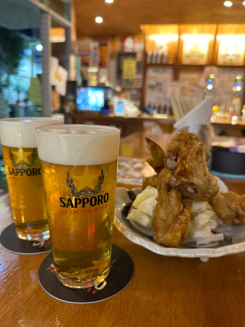 왜 독일 맥주병은 위아래에 이런 두 개의 링 자국이 있는 걸까? : r/germany, image size:800x1067