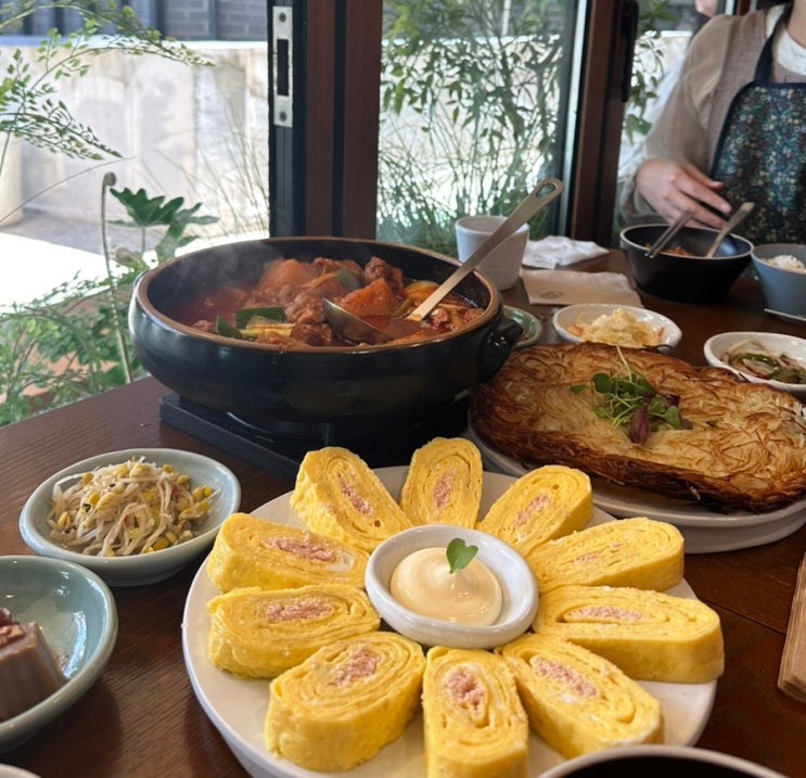  연남동 한식 맛집 수라간 자극적이지 않은 닭볶음탕이 맛있는 정갈한 밥집