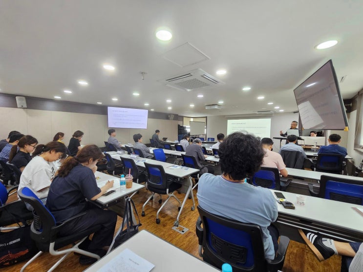  독서와 출판이 힙하다는 이야기에 대한 반문