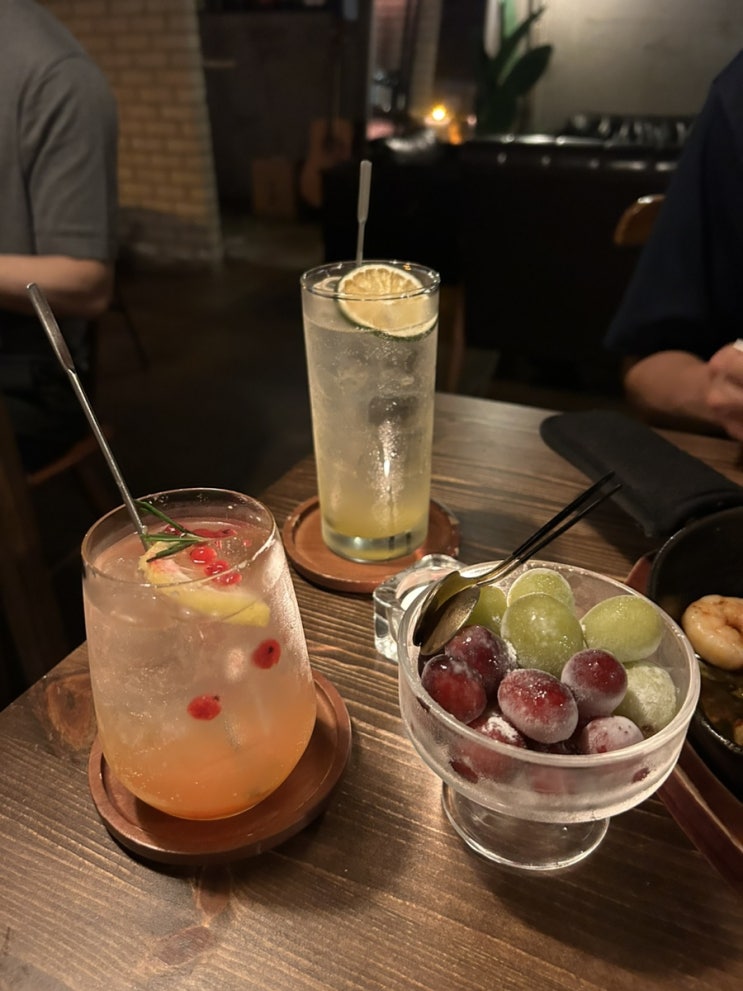  샤로수길 와인바 추천 따듯하고 안락한 분위기 맛집 축상