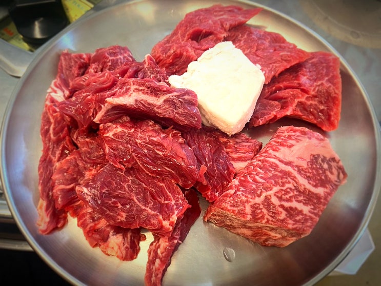  주차장완비 동대문고깃집 가성비도 맛도 최고 글램핑 느낌 [한우정육소 장안본점] +쿠폰정보