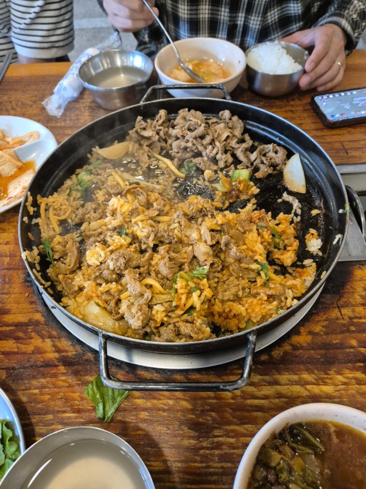 [광진구 자양동] 송림식당 (택시기사님들은 고기 먹고 밥 볶아먹을 시간이 없다. 같이 볶아버리는 "빠른 맛")