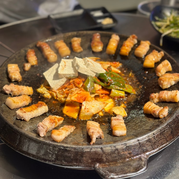  합정 삼겹살 맛집 솥돈 홍대점 가성비 숙성 한돈 홍대 회식장소 추천