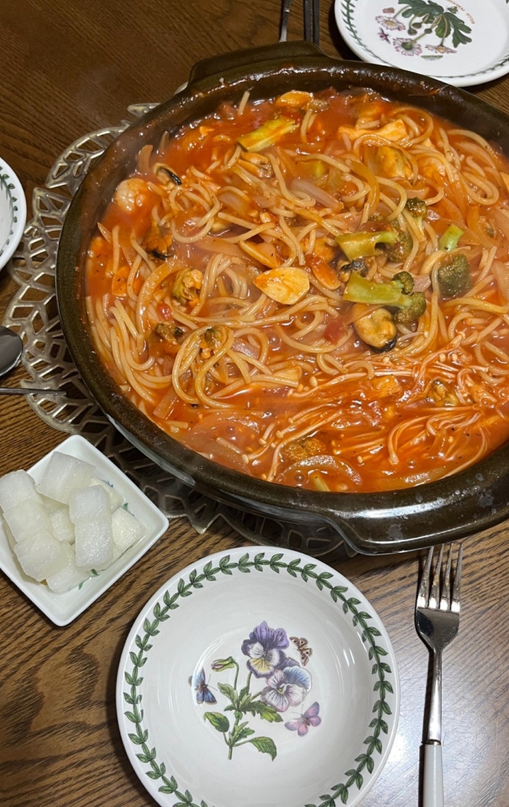 취미 : 먹기, 특기 : 먹기 취미 : 먹기, 특기 : 먹기