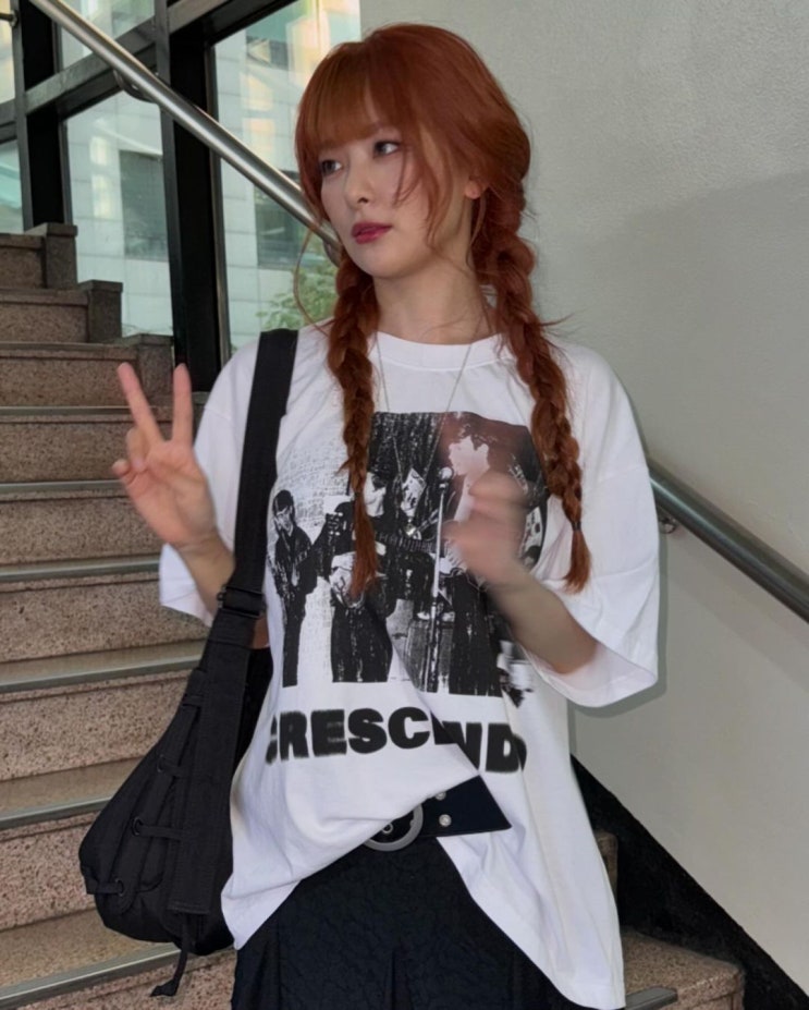  레드벨벳 슬기 인스타그램 패션 코디 DEINET 크레센도 그래픽 티셔츠 추천!