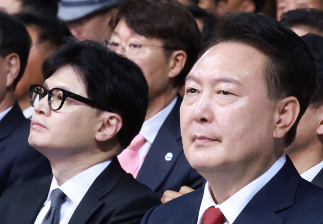 김건희-<b>한동훈 문자</b> 진실 공방, 한동훈 “적절치 않아”