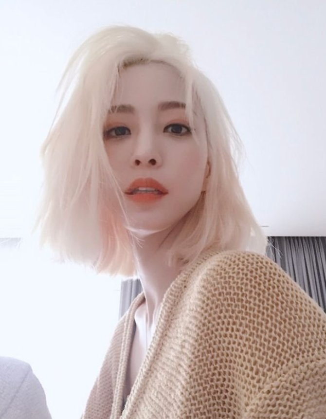  장지 미용실이 전하는 백금발이 잘 어울리는 연예인 사진모음