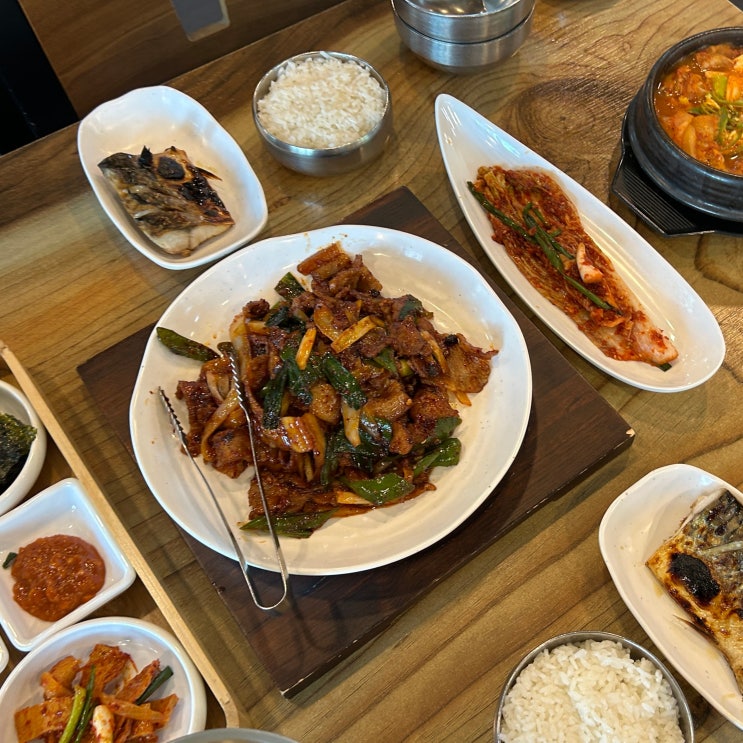  창원 팔용동 맛집 백반정식 삼거리식당 창원유니시티점 팔용동밥집