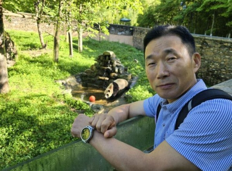 <연예가핫이슈> 푸바오, 강철원 사육사 알아봤다...재회장면 어디서 보나 <연예가핫이슈> 푸바오, 강철원 사육사 알아봤다...재회장면 어디서 보나