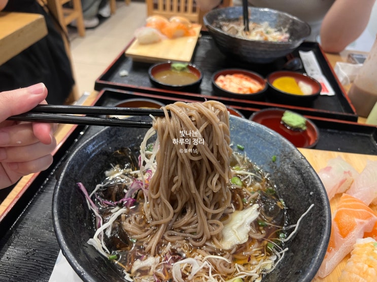 코엑스 맛집 웨이팅에 지쳤다면 동경 초밥모밀정식
