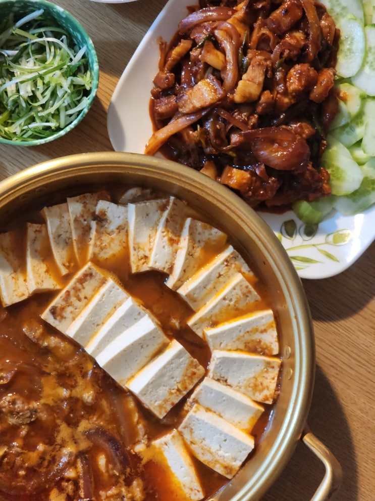  파주 양고기 맛집 정가네 운정양꼬치 | 시원한 오징어 초무침 | 마늘쫑 넣고 팟카오무쌉 | 당근으로 업무용 아이폰XS 구매 | 맵지 않고 구수한 두부찌개 & 제육볶음 레시피