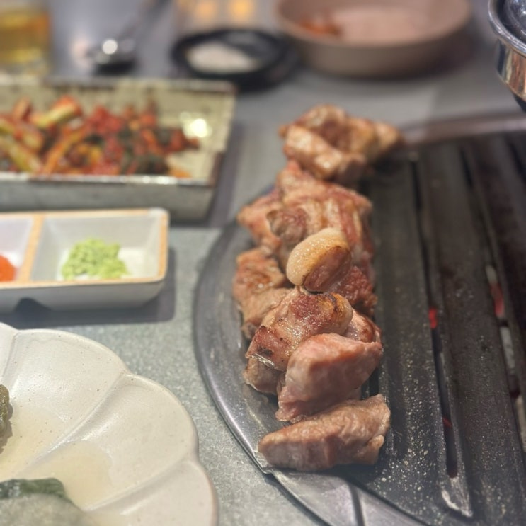  미쉐린가이드 서울 2024 돼지 숯불반직화 전문점 꿉당 잠실방이점 KOKUMI 목살 갈매기살 리뷰.