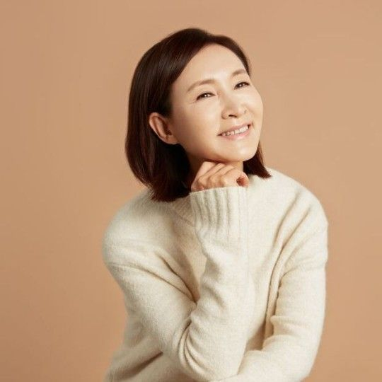 [단독] <b>정애리</b>, ‘<b>동치미</b>’ 마담 출격…첫 녹화 마쳐