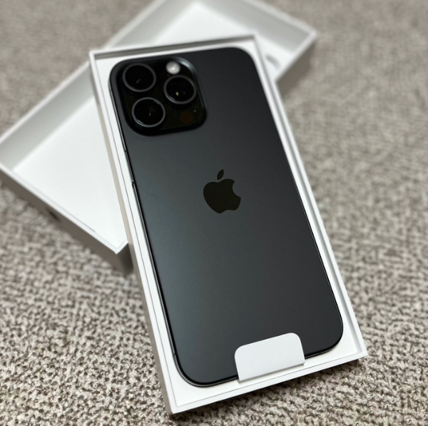  Apple 아이폰 15 Pro Max 자급제 MU7A3KH/A 아이폰15프로맥스 자급폰 아이폰15프맥 자급재 15아이폰 프로멕스 자급가격 아이폰15프로맥 블랙티타늄 성지 좌표 비교
